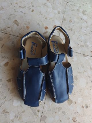 Sandalias niño Pisadas azul
