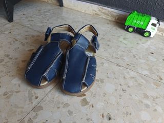 Sandalias niño Pisadas azul