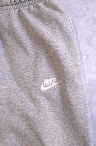 Joggers Nike grises con paneles Ref-17400