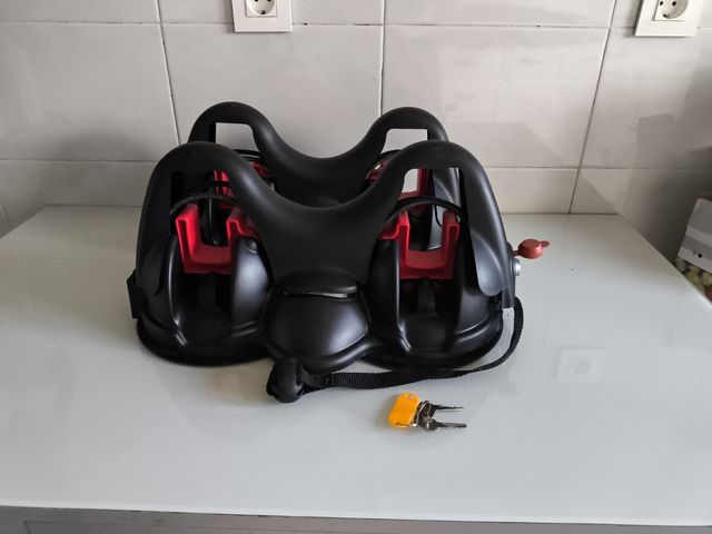 Portaesquís para coche. 