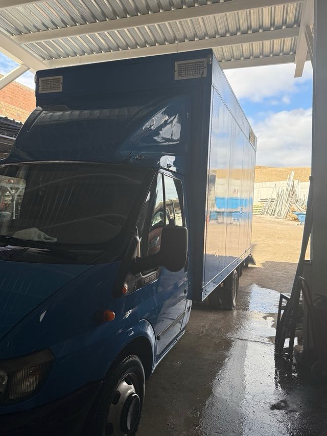 Camión caballos 3500 kg