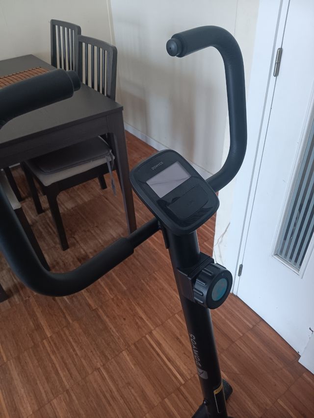 Bicicleta estática negra