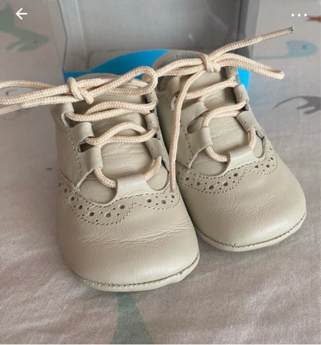 Zapatitos de bebé de piel,talla 16 -Angelitos