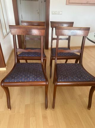 Seis sillas y dos sillones estilo inglés