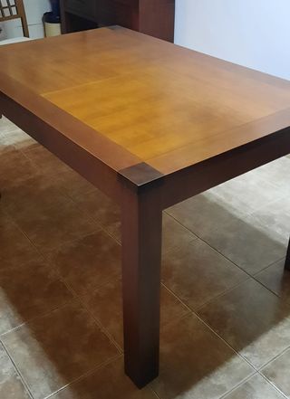 Mesa de 140 extensible a 210 y 6 sillas