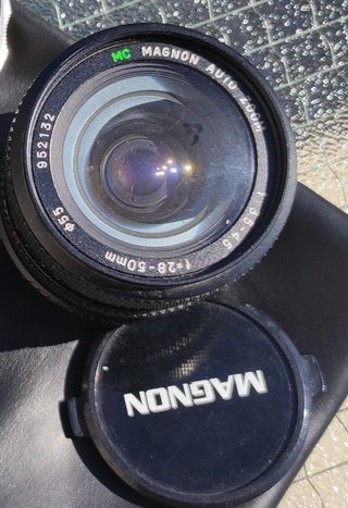Magnon Auto Zoom 28-50mm f/3.5-4.5 MC