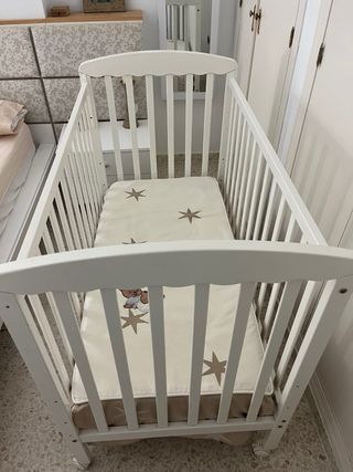 Cuna blanca con colchón