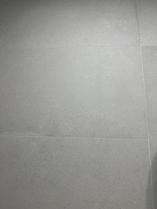 Azulejo cerámico baño sobrante