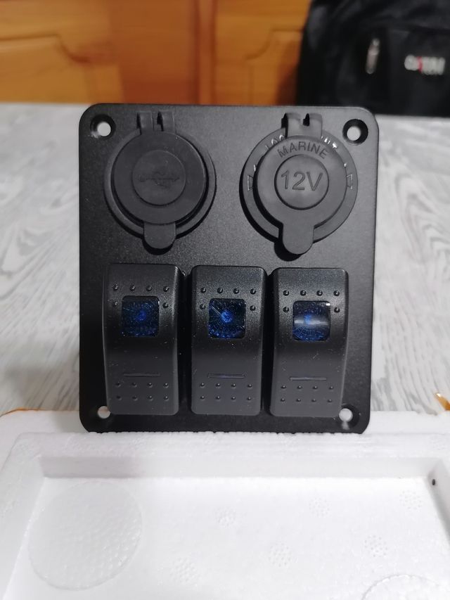 Panel 3 interruptores + USB + mechero 12V