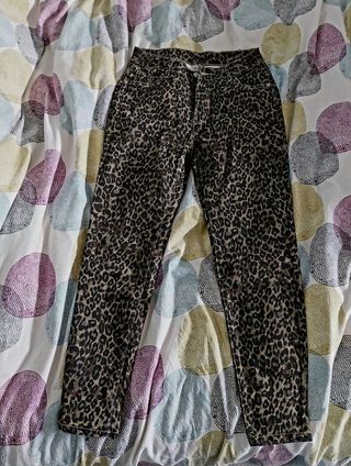 Pantalón vaquero leopardo