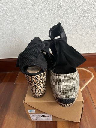 Alpargatas Gaimo Beige y Negro Talla 39