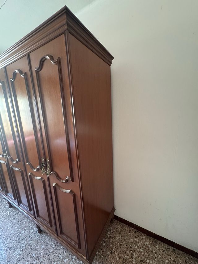 Armario de madera (PRECIO NEGOCIABLE)