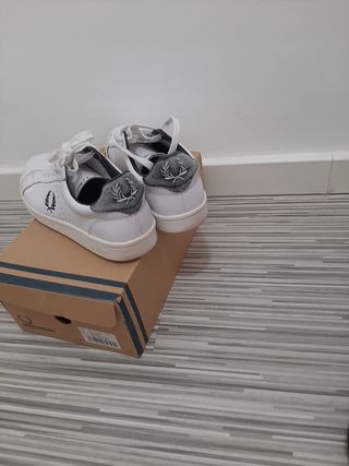 Zapatillas Fred Perry Blancas y Negras
