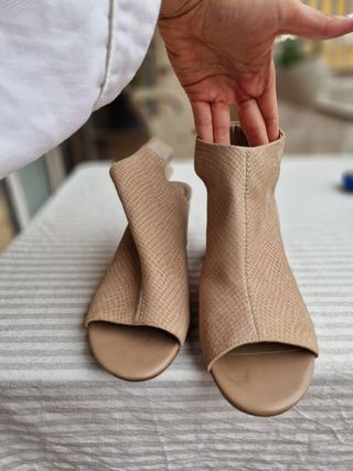 Sandalias Clarks Tacón Beige