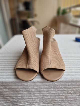 Sandalias Clarks Tacón Beige