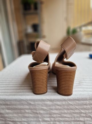 Sandalias Clarks Tacón Beige