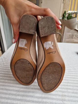 Sandalias Clarks Tacón Beige