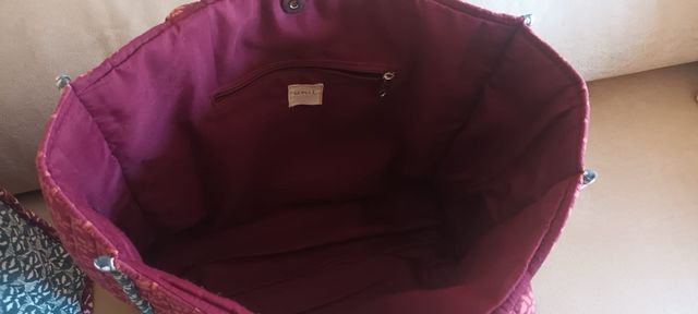 Bolsos estampados grises y morados