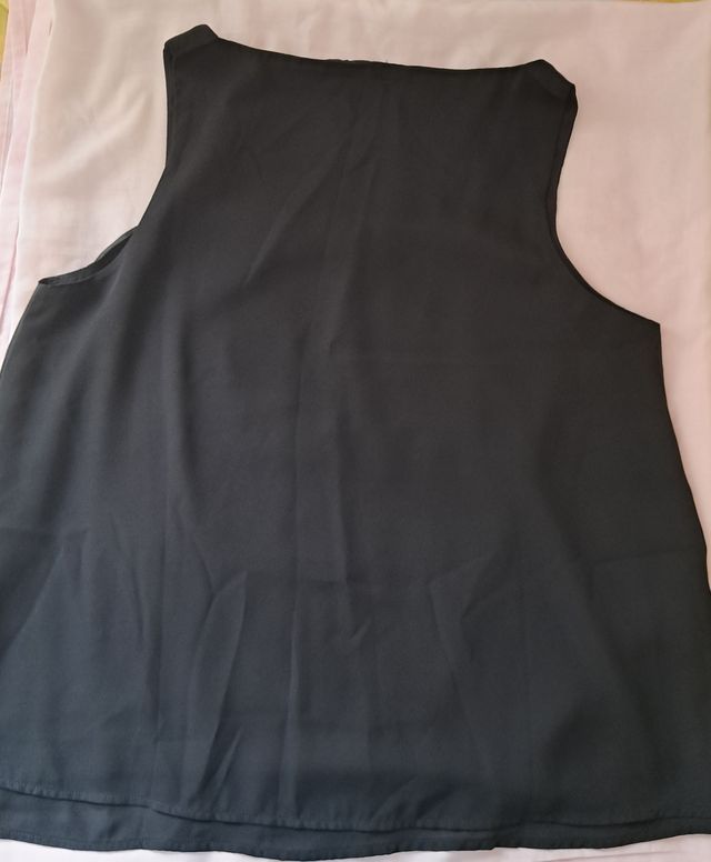 Blusa Negra Manga Hueca Talla L