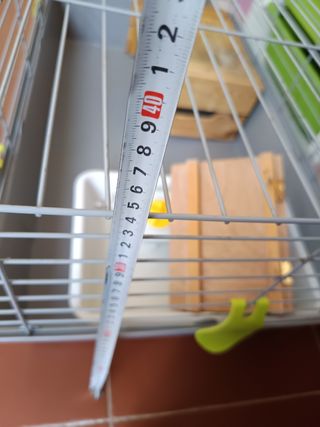 Jaula para roedores gris.