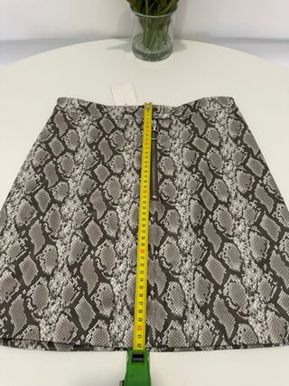 Falda H&M Estampado Serpiente Talla 38