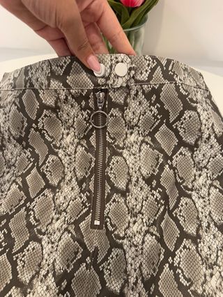 Falda H&M Estampado Serpiente Talla 38
