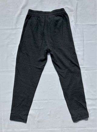 Pantalón Adidas gris de chándal