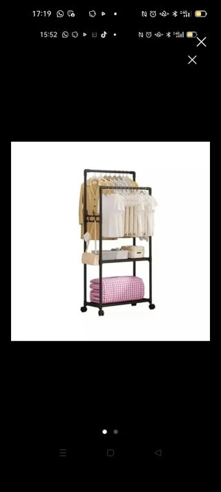 Stand appendiabiti con ruote