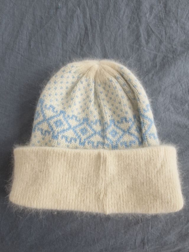 Cappellino in mohair bianco e blu