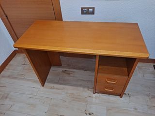 Escritorio haya con cajones