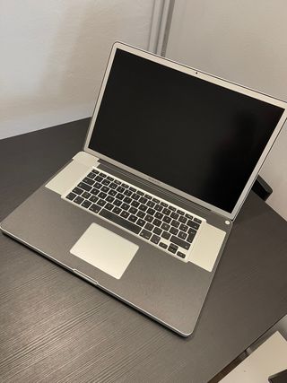 Macbook Pro 17 Plata