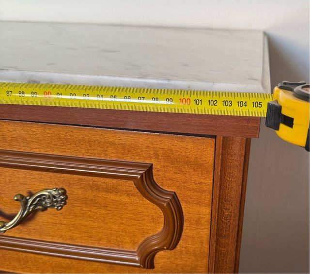 Cómoda de madera y mármol (PRECIO NEGOCIABLE)