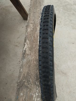 Cubierta Bici Enduro 29"* 2,4. Marca : Dissector