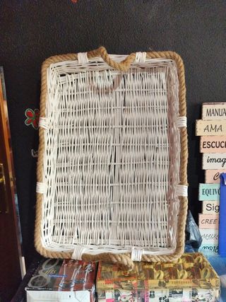 Cesta de mimbre y yute