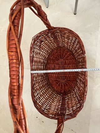 Cesta de mimbre con asa
