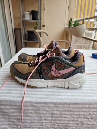 Zapatillas Nike Senderismo Marrón y Rosa