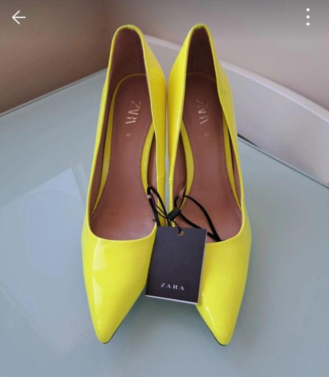 Zapatos de tacón Zara amarillos talla 36