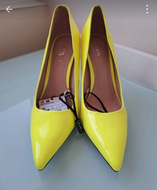 Zapatos de tacón Zara amarillos talla 36