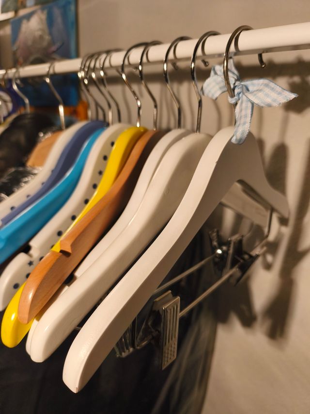 Lote 10 perchas infantiles