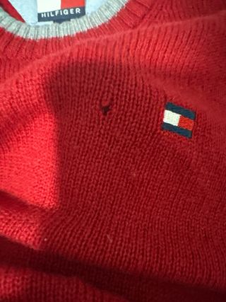 Jersey Tommy Hilfiger Rojo con Parches