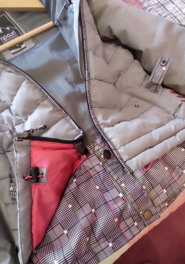 Chaqueta Rip Curl chica gris y rosa