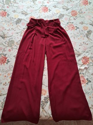 Pantalón rojo vino tiro alto
