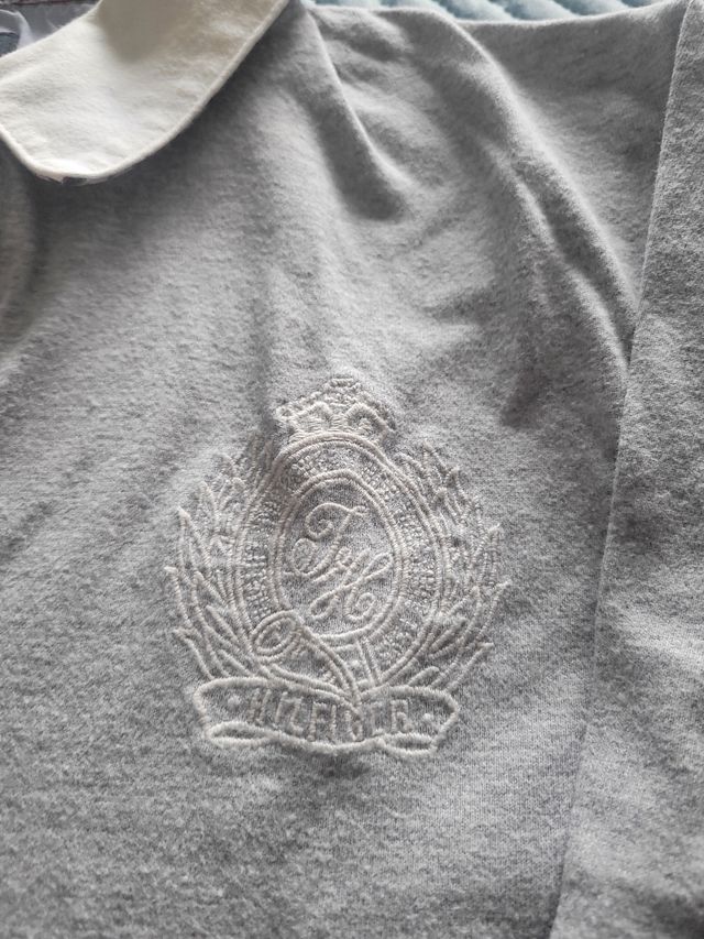 Camiseta/polo Tommy Hilfiger Gris Talla L mujer.