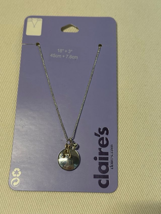 Collar Claire's con inicial A