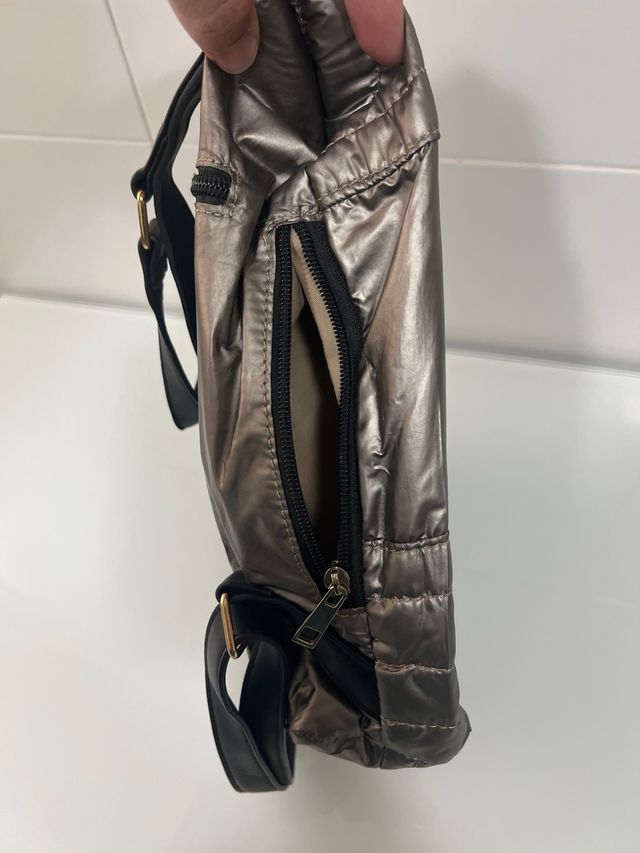 Mochila acolchada de seguridad, con cremallera