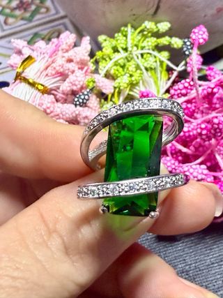 Anillo Plata Ley Cristal Verde y Circonitas