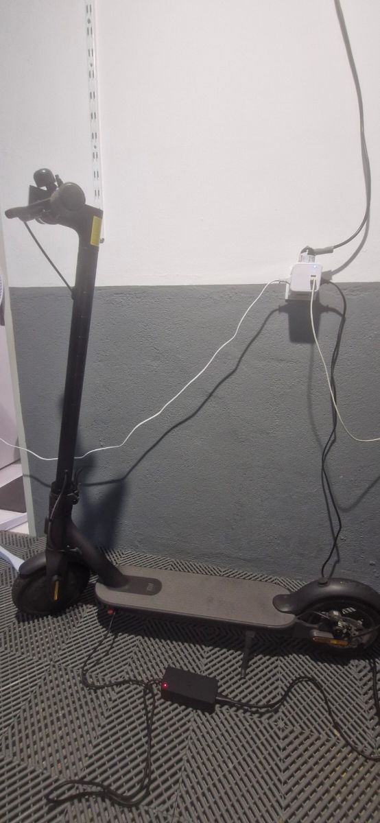 Patinete Eléctrico Xiaomi Mi + Casco