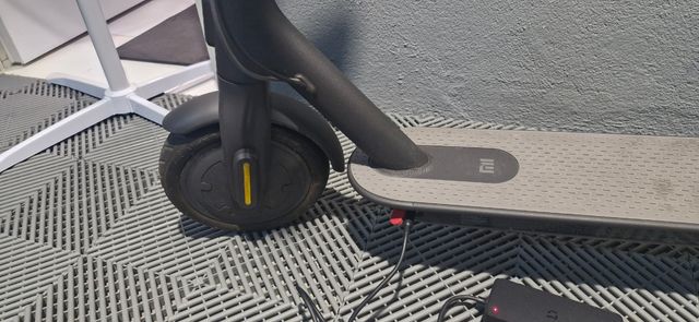 Patinete Eléctrico Xiaomi Mi + Casco
