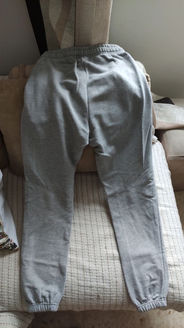Pantalón deportivo gris ellesse talla M