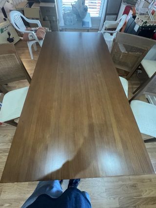 Mesa de comedor de madera con 6 sillas como nuevo